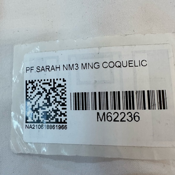 Louis Vuitton Sarah Wallet with Red Interior - Picture 2 of 10